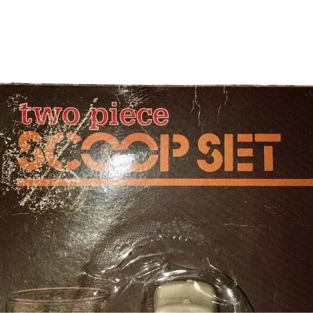 Vintage Plastic Scoops NEW Small Set of 2